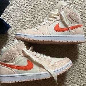 Size 8 Nike Jordan shoes